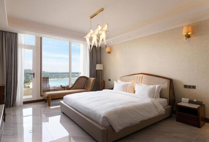 Полулюкс с Балконом, Araliya Beach Resort & Spa Unawatuna  Where You Meet The Sea All Year