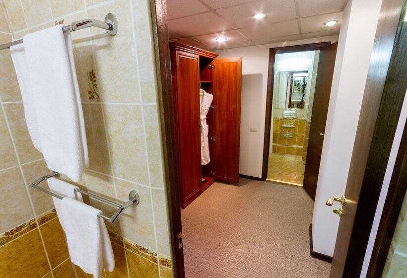 سوئیت کلاسیک, Astrus Moscow City