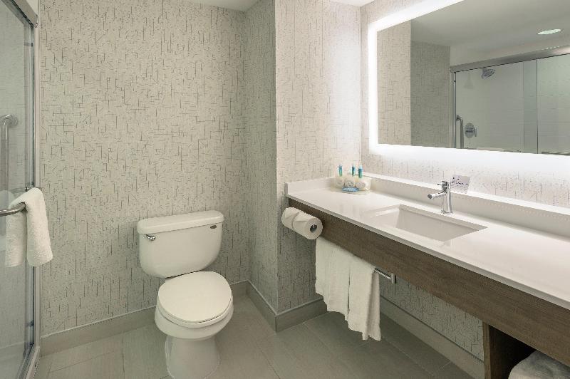 Номер Стандарт, Holiday Inn Express Hotel & Suites North Bay, An Ihg