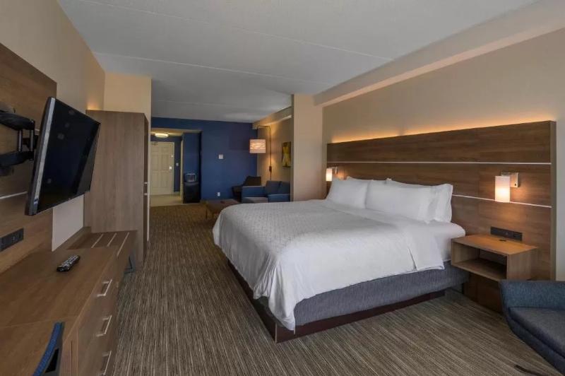 Quarto Estandar Cama King, Holiday Inn Express Hotel & Suites North Bay, An Ihg