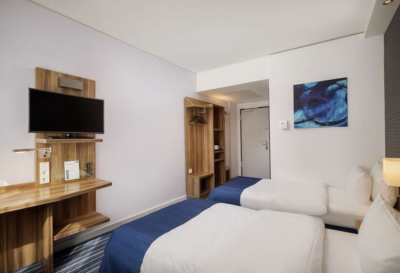 اتاق استاندارد, Holiday Inn Express Bremen Airport, An Ihg