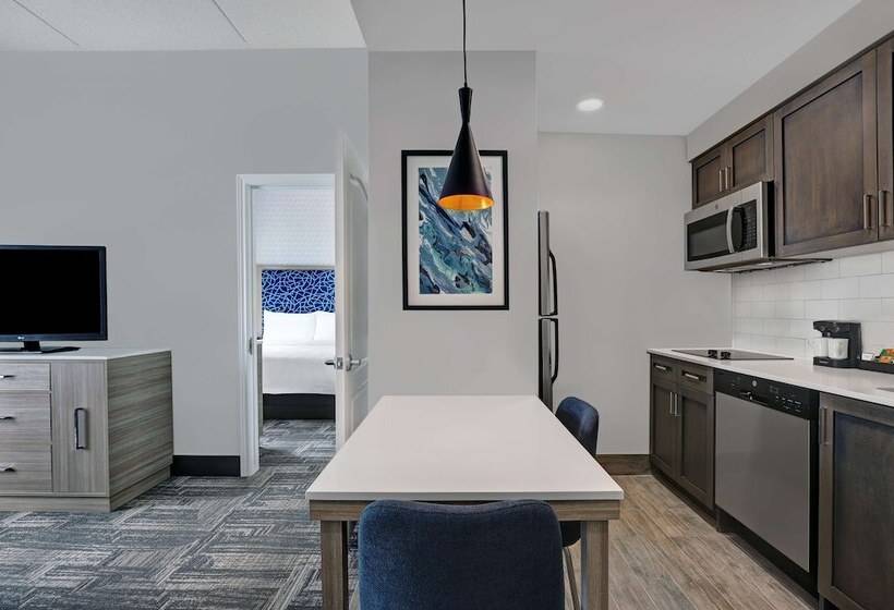 キングサイズベッドのスイートルーム, Homewood Suites London Ontario