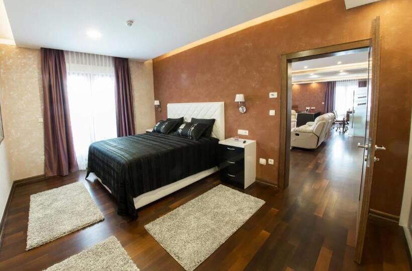سوئیت پرزیدنت, Mostar