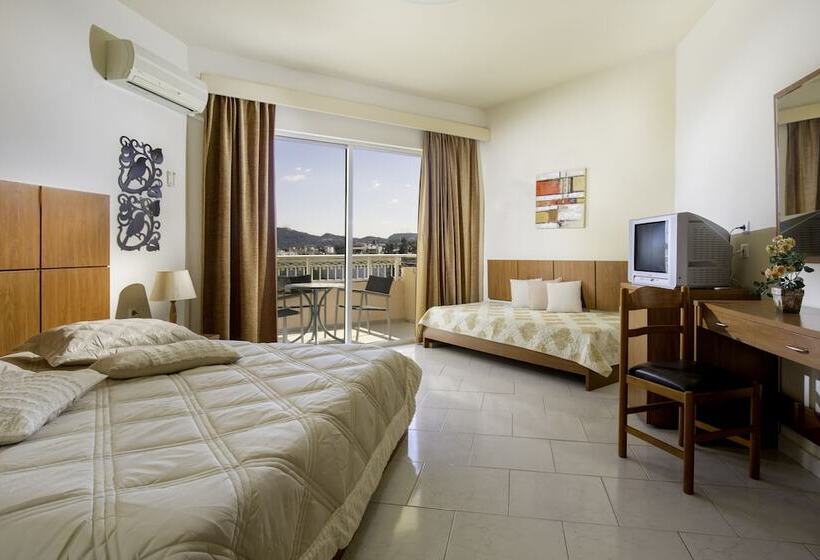 اتاق استاندارد سه نفره, Lyristis Dinos Studios & Apartments