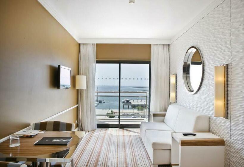 سوییت با چشم‌انداز دریا, Real Marina Hotel & Spa