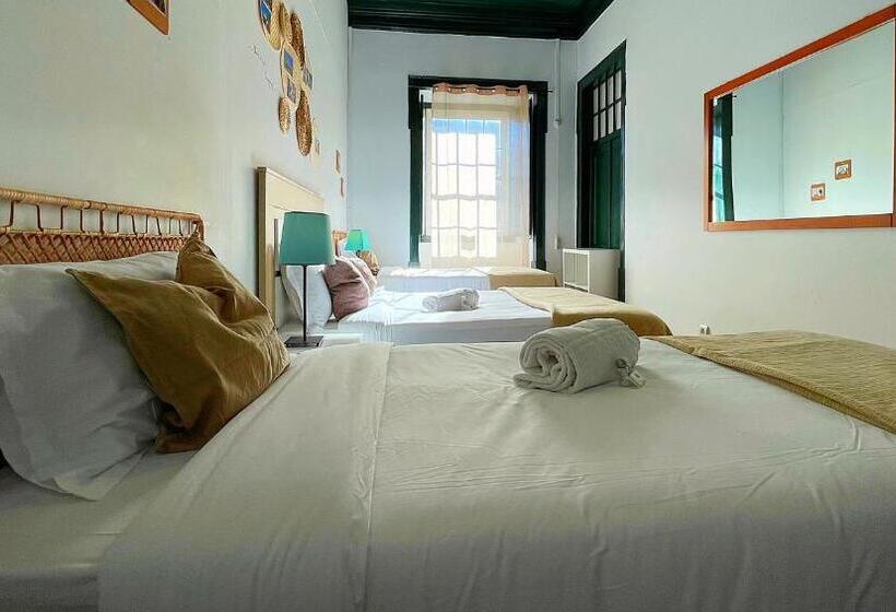 اتاق استاندارد چهارنفره با سرویس بهداشتی مشترک, Algarve Hostel