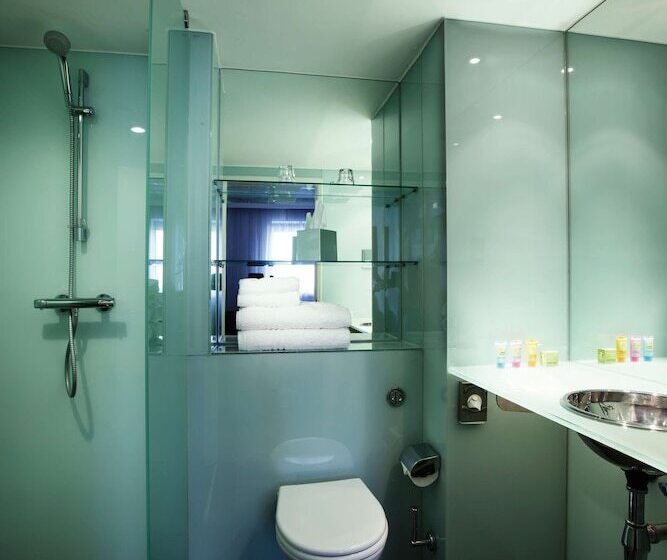 Номер Стандарт, B&b Hotel Warrington