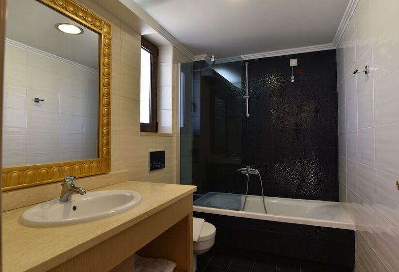 Апартаменты 1 Спальня Вид на Бассейн, Okeanis Golden Resort