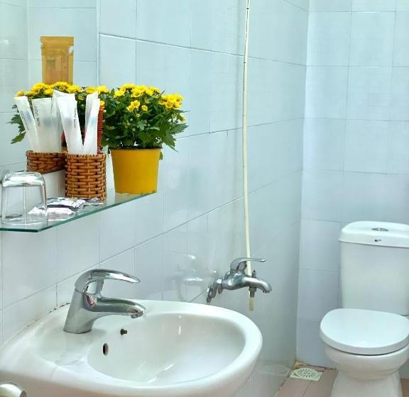اتاق استاندارد سه تخته با چشم‌انداز, Lime Hostel   Ninh Kieu Center