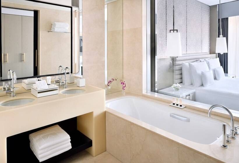Номер Deluxe, Kempinski Central Avenue Dubai