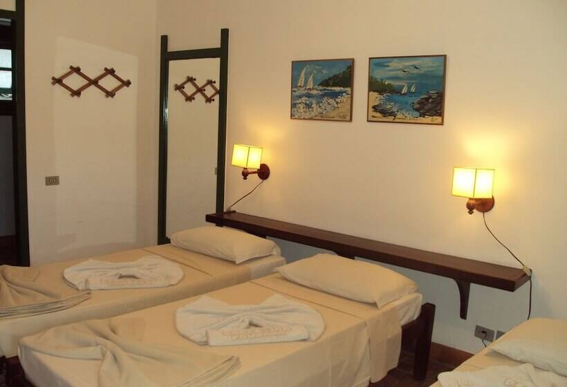 Номер Стандарт Трехместный, Barlainn Suites