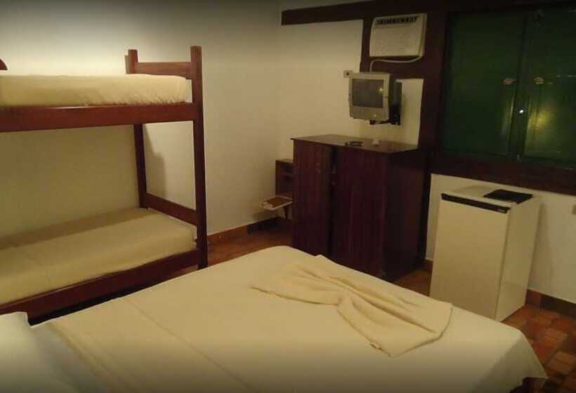Standaard Vierpersoonskamer, Barlainn Suites