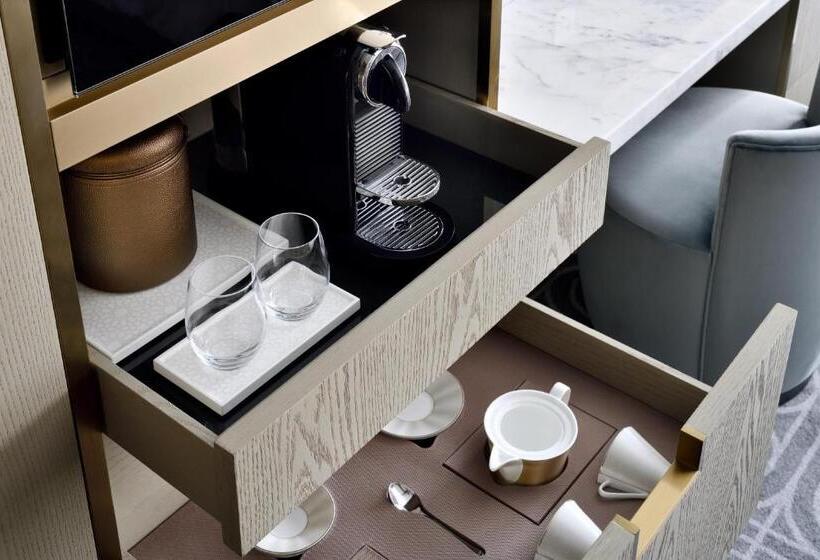 Номер Клуб, Kempinski Central Avenue Dubai