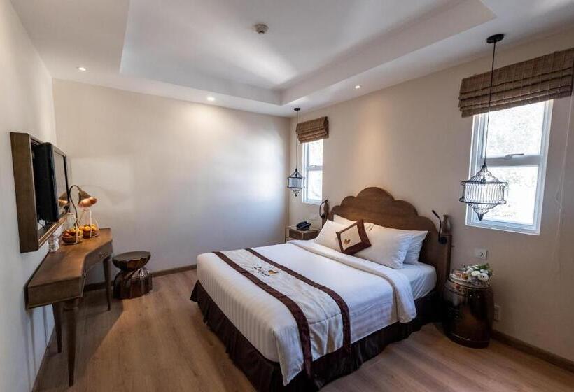اتاق لوکس, Sanouva Saigon
