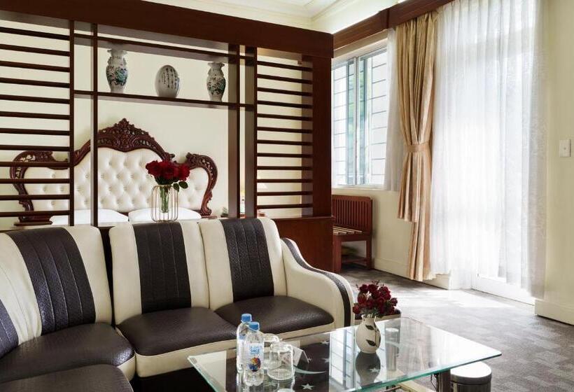 اتاق لوکس با چشم‌انداز شهر, Victory  Saigon