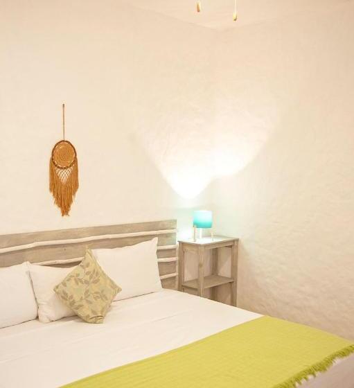 اتاق خانوادگی, Lunada Holbox