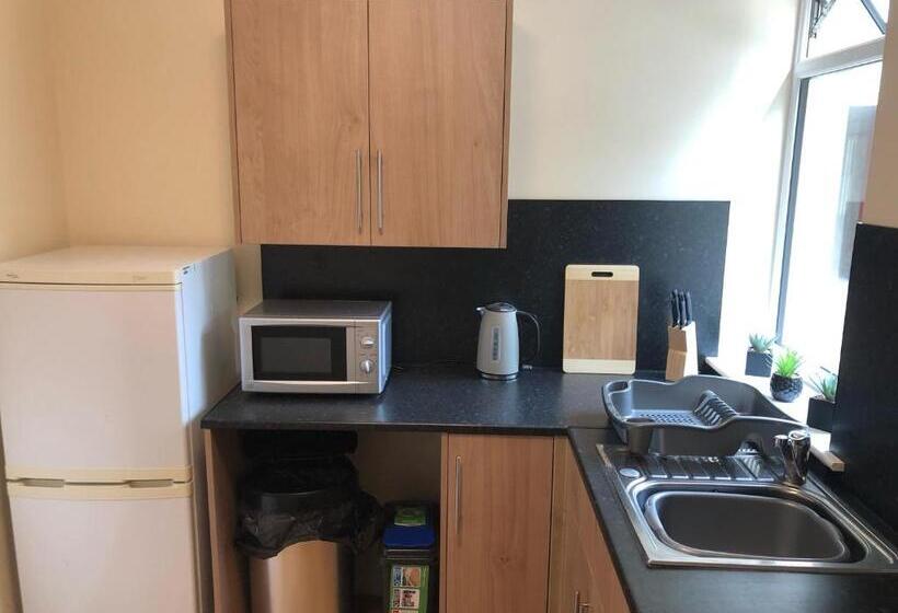 اتاق استاندارد با سرویس بهداشتی مشترک, Rossal House Apartments, Inverness, Highlands