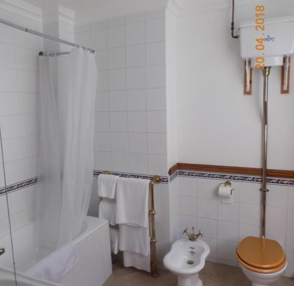 Номер Стандарт Трехместный, The Londesborough Arms Bar With En Suite Rooms