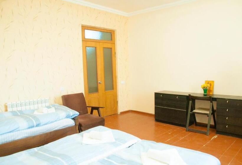 Семейный Номер, Azhdahak B&b In Geghashen , Abovyan