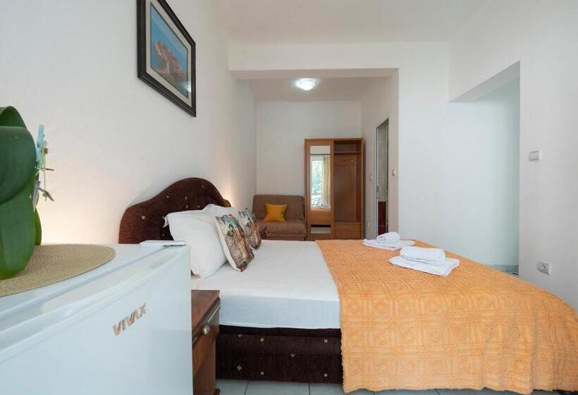 اتاق راحتی سه تخته, Mediterranean Guest House Balkan