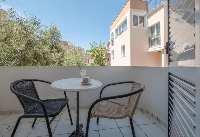 اتاق استاندارد سه تخته با بالکن, Mediterranean Guest House Balkan