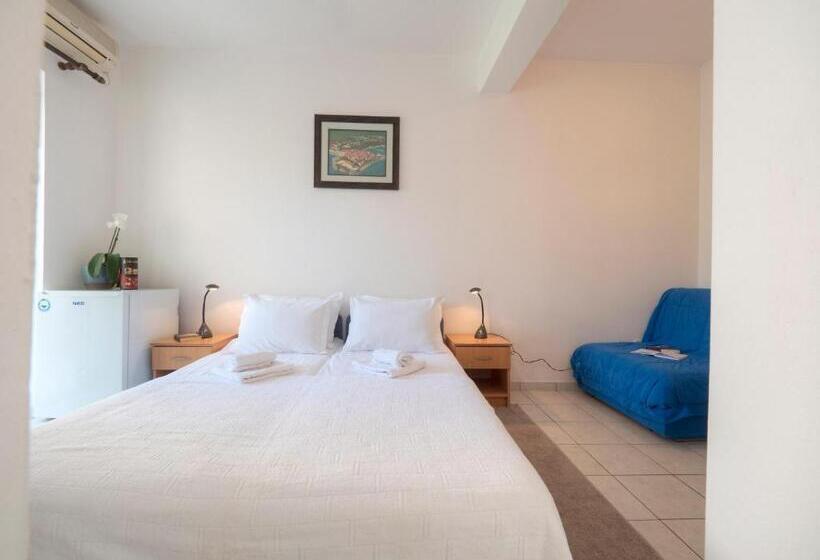 اتاق استاندارد سه تخته با بالکن, Mediterranean Guest House Balkan