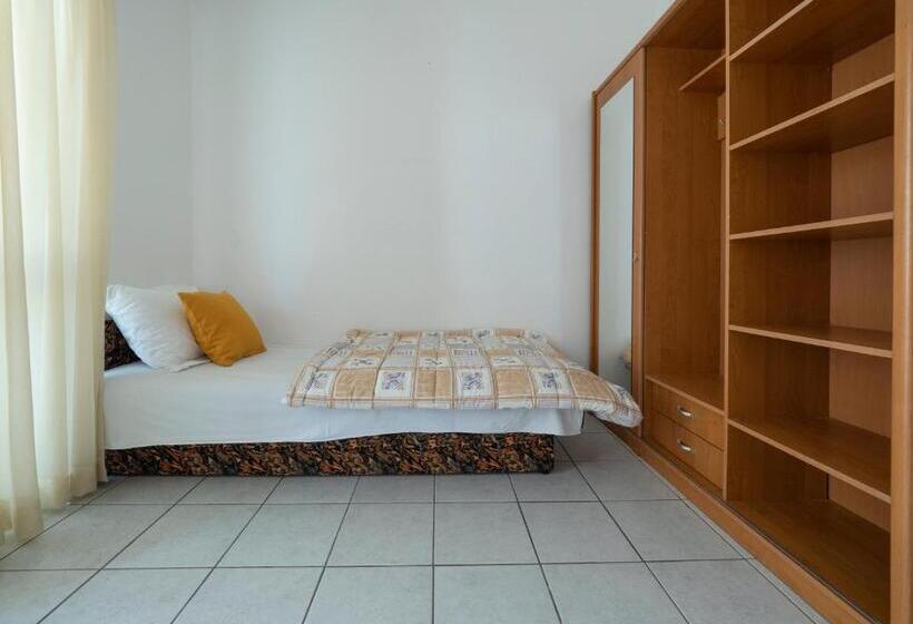 Standard Triple Room with Terrace, Mediterranean Guest House Balkan
