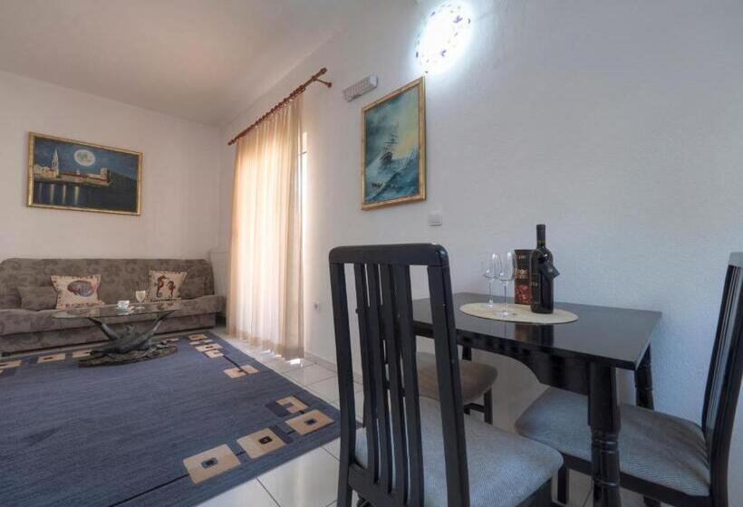 آپارتمان 1 خوابه با تراس, Mediterranean Guest House Balkan