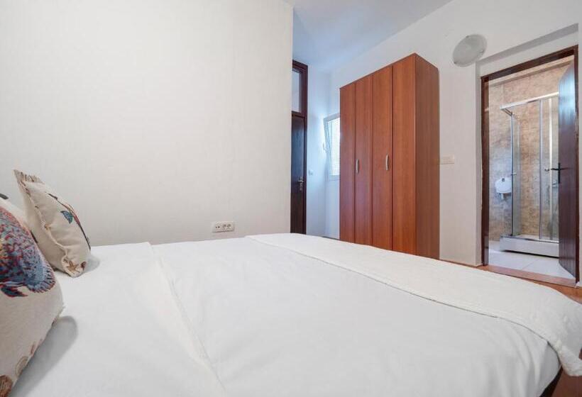آپارتمان 1 خوابه با تراس, Mediterranean Guest House Balkan