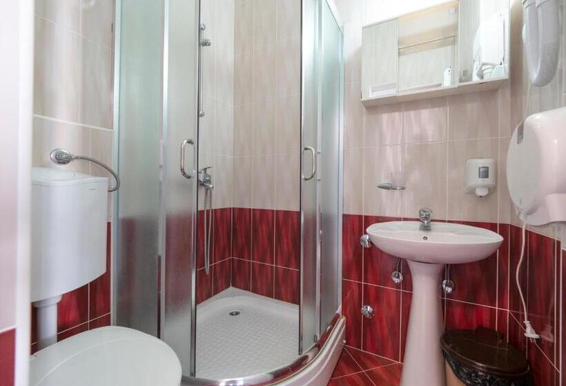 اتاق استاندارد سه تخته با بالکن, Mediterranean Guest House Balkan