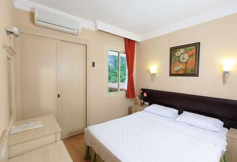 سوییت جونیور, Julian Forest Suites