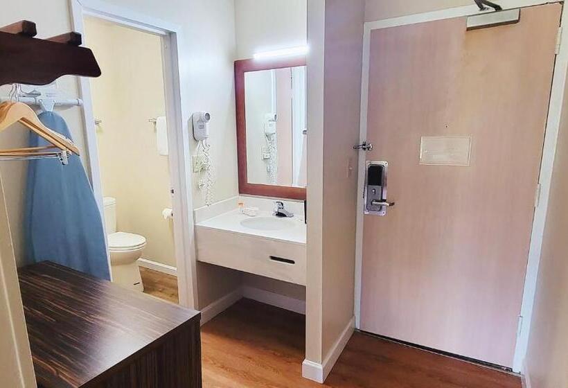 اتاق استاندارد, Studios & Suites 4 Less Charlotte