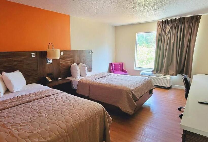 اتاق لوکس چهار تخته, Studios & Suites 4 Less Charlotte