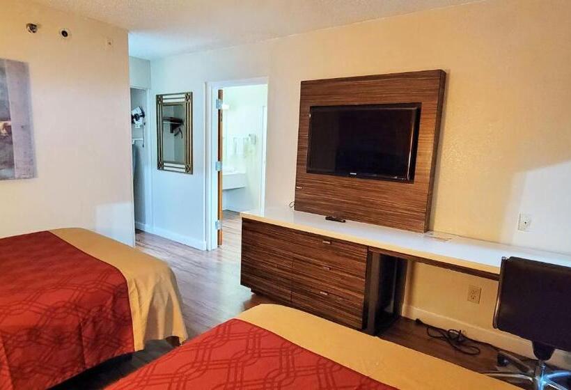 سوییت, Studios & Suites 4 Less Charlotte