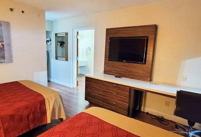 سوییت, Studios & Suites 4 Less Charlotte
