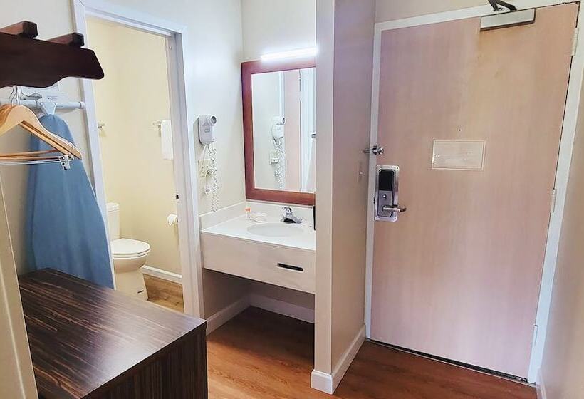 سوییت, Studios & Suites 4 Less Charlotte
