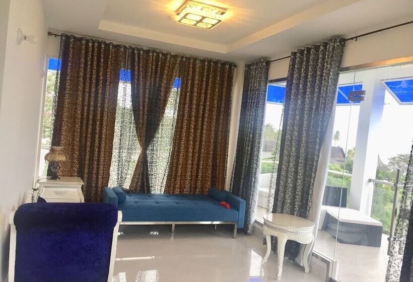 سوییت با چشم‌انداز دریا, Bacolet Beach Club