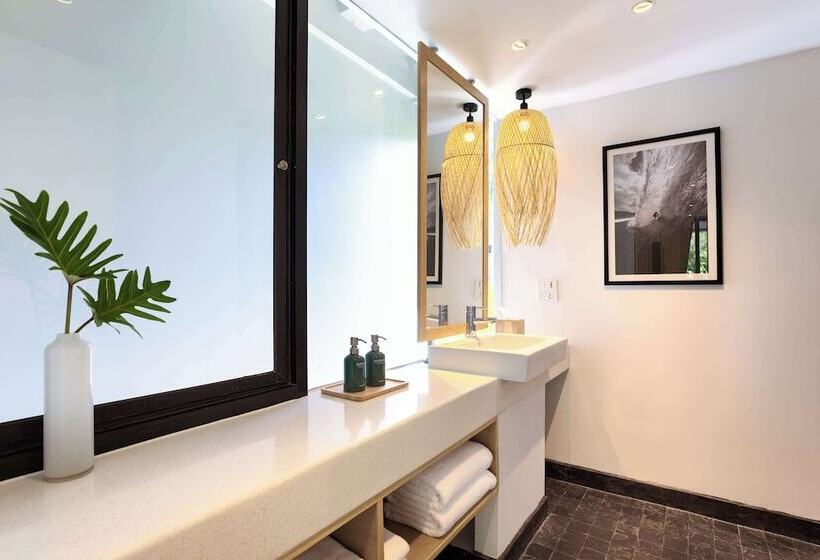 استودیوی استاندارد با تخت دوبل, Outrigger Surin Beach Resort Sha Extra Plus