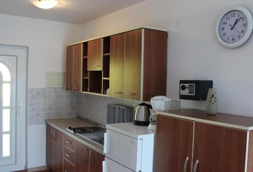 침실1개 아파트 발코니 바다 전망, Apartmani Vila Caska