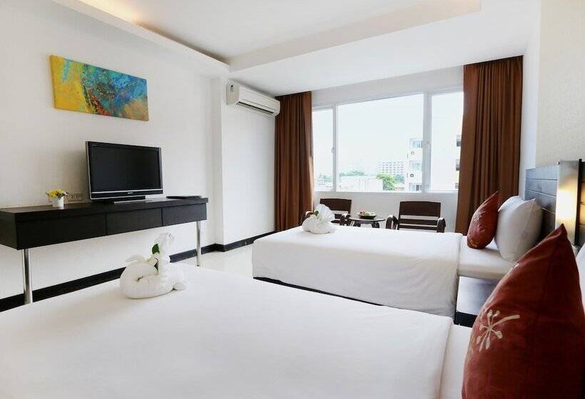 Quarto Superior, Baron Beach