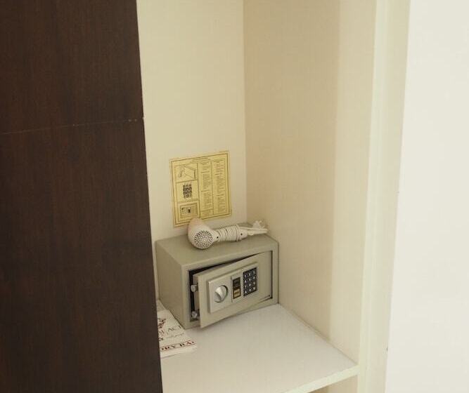 Quarto Deluxe, Baron Beach