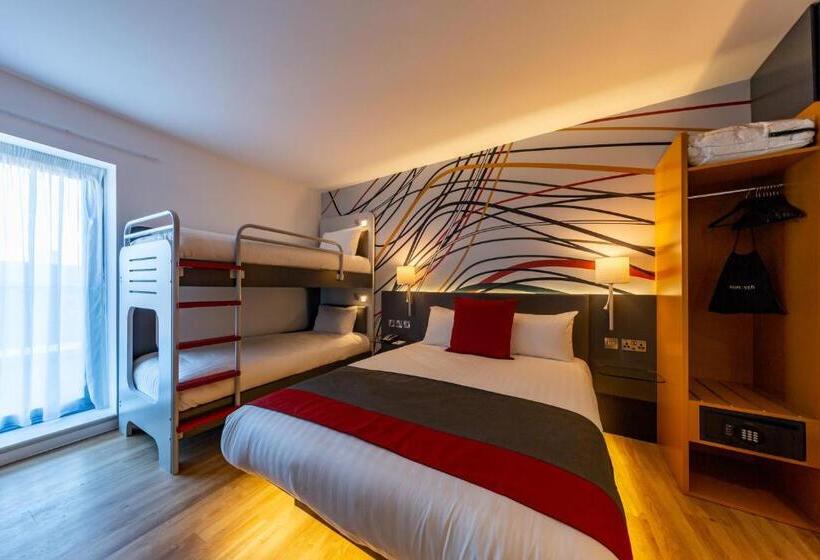 家庭间, Sleeperz Hotel Cardiff