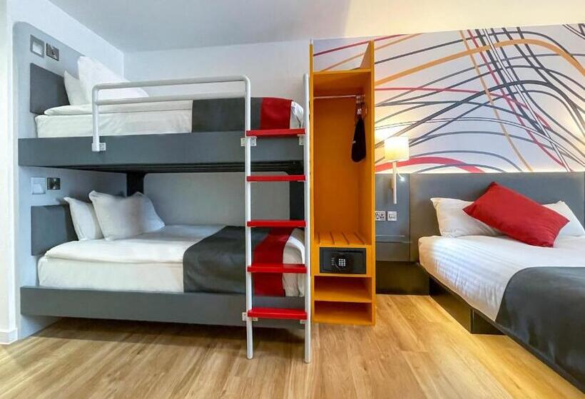 家庭间, Sleeperz Hotel Cardiff