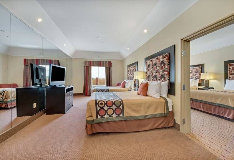 Номер Стандарт, Super 8 By Wyndham Hidalgo At La Plaza Mall & Mcallen Airport