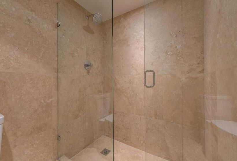 آپارتمان 2 خوابه, 1  Penthouse 2 Story Beachfront