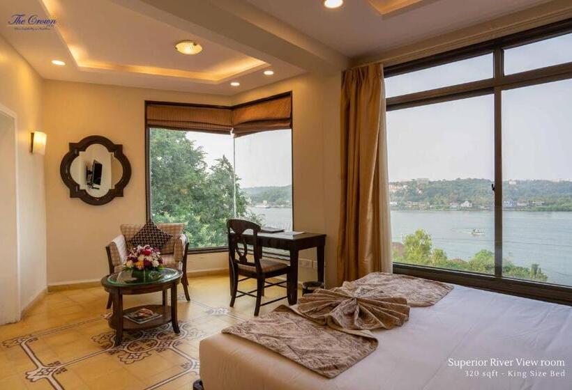 اتاق سوپریور با چشم‌انداز رودخانه, The Crown Goa