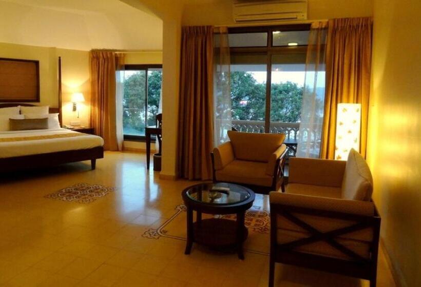 اتاق اجرایی, The Crown Goa