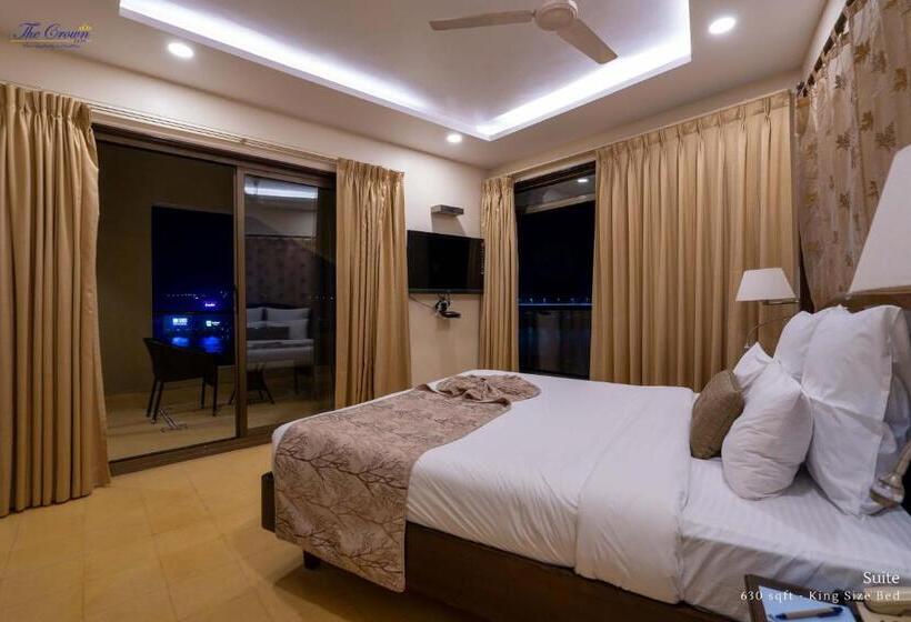 سوئیت با بالکن, The Crown Goa