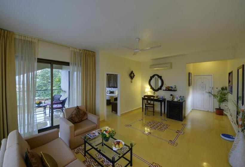 سوئیت با بالکن, The Crown Goa
