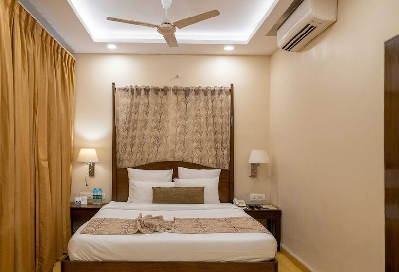 اتاق سوپریور, The Crown Goa